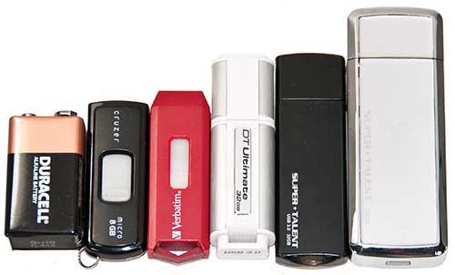 Data Traveler Ultimate 3.0 flash drive in the middle with Super Talent Express 3.0 and SuperCrypt on the right.
