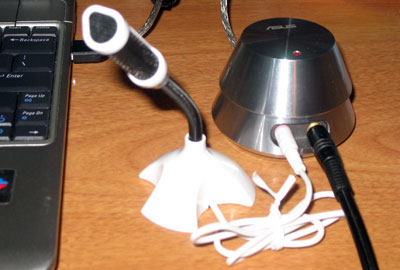 The full setup: Array Mic and headphones plugged into the Xonar U1, plugged in turn into the host computer.