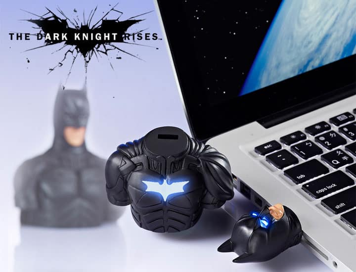 hende Indflydelsesrig importere Batman v Superman: USB Gadget Showdown